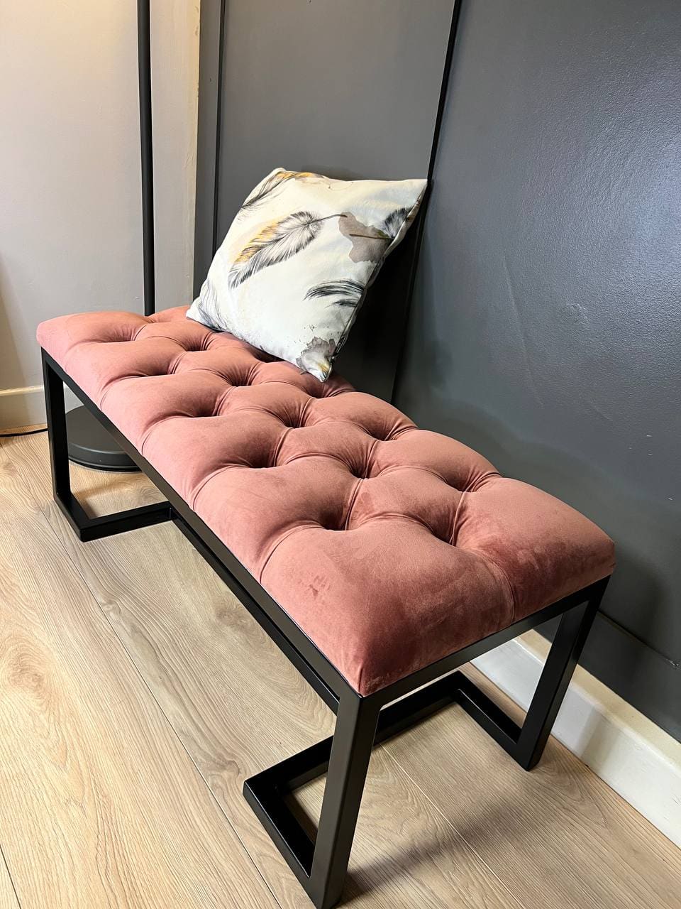 Metal-Framed Bench 100x40cm – Rose Pink Velvet & Black Frame