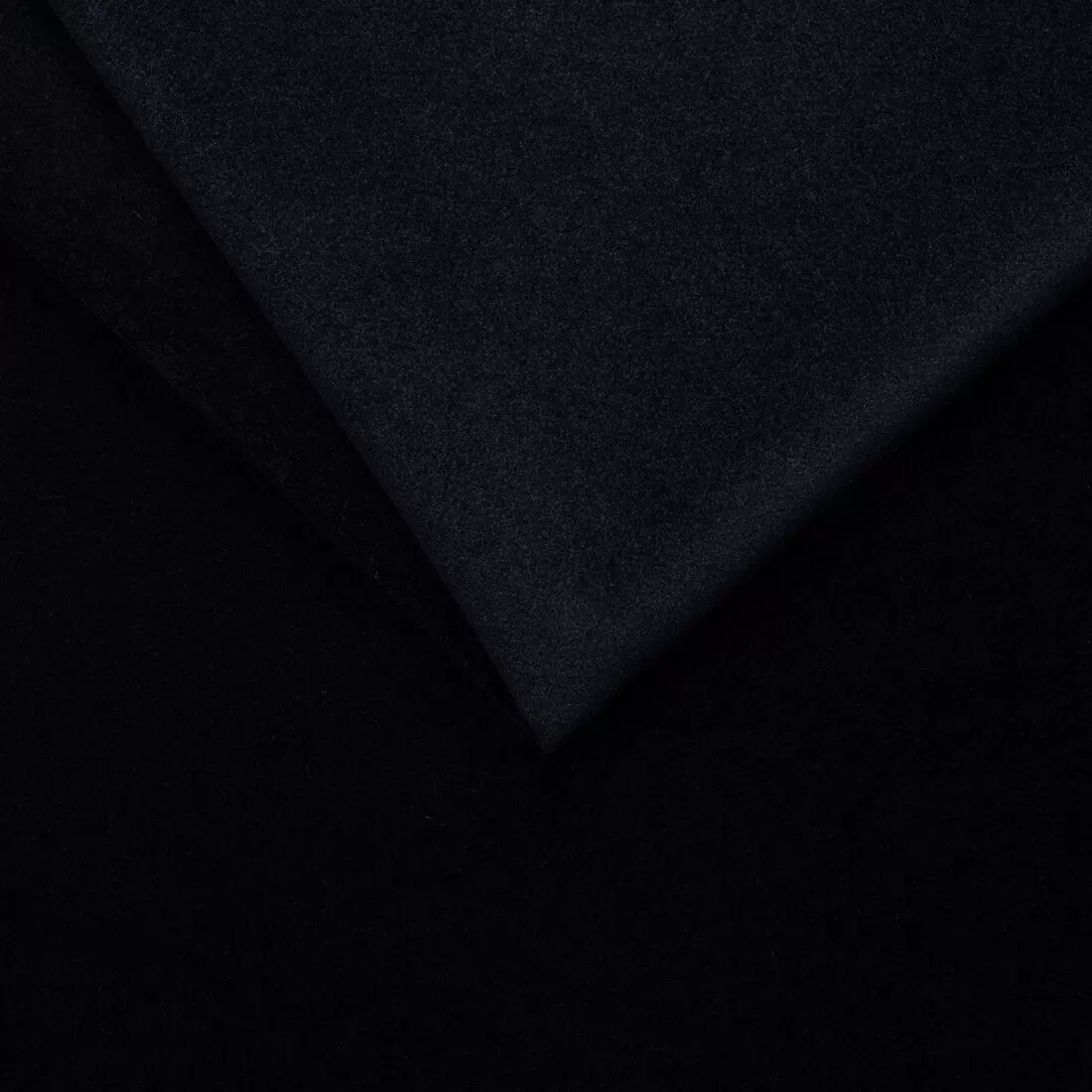 Royal-Velvet-22-Black-1100x1100