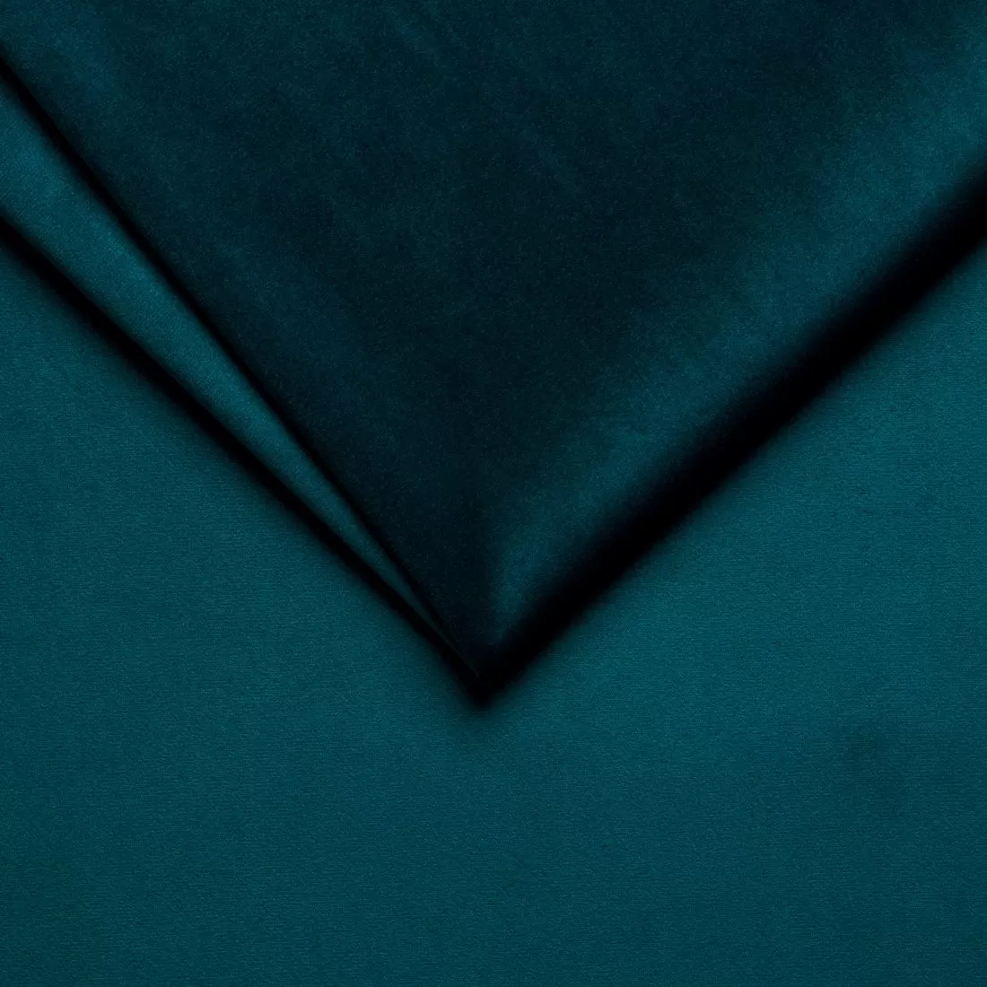 Velluto-36-Peacock-1100x1100