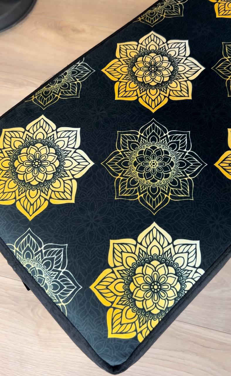 UrbanChic Metal-Framed Bench 100x30cm – Handmade Velvet