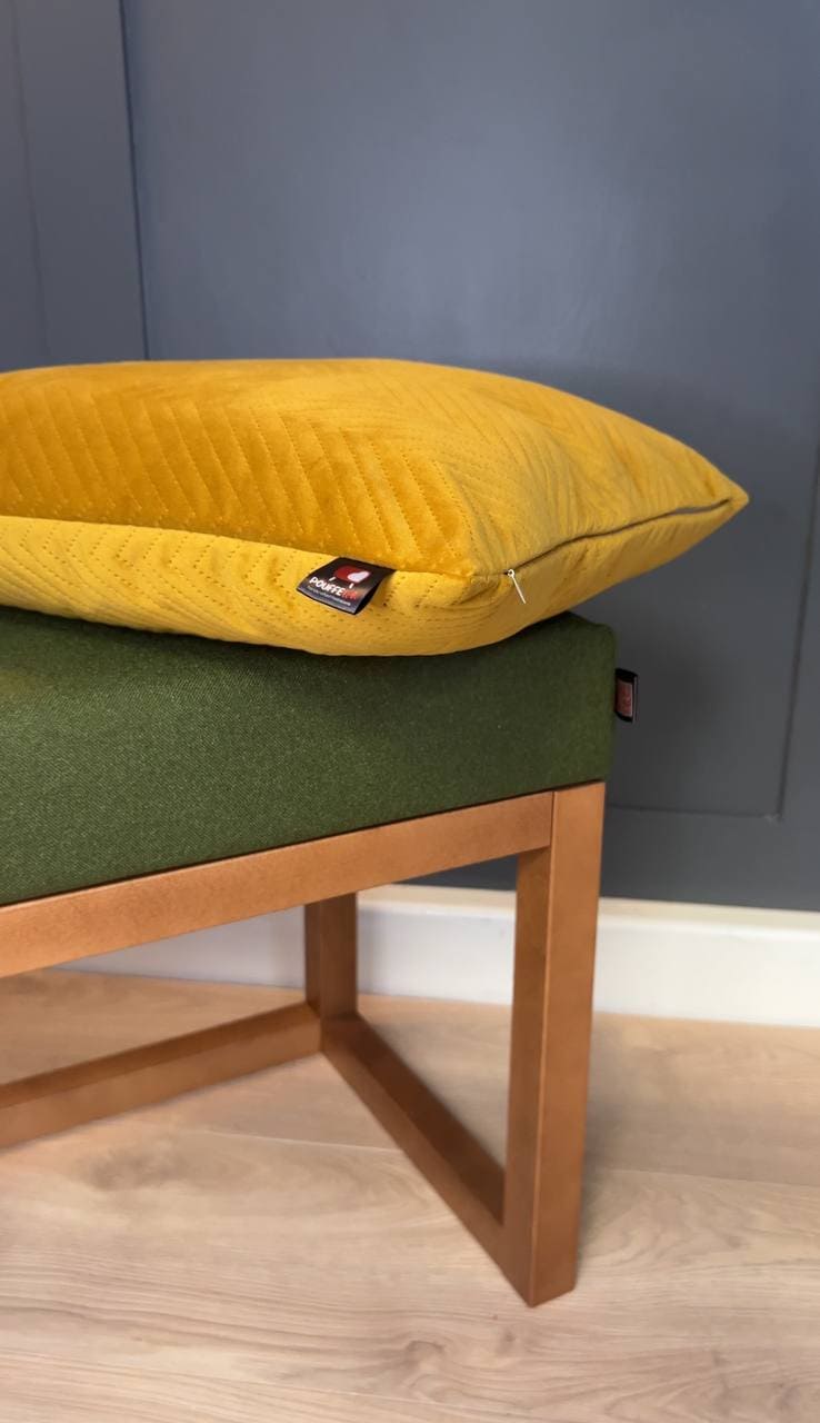 Wooden-Framed Velvet Bench 60x40cm – Green Elegance