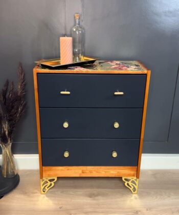 Vintage Chic Three-Drawer Chest 62x30x82