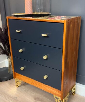 Vintage Chic Three-Drawer Chest 62x30x82
