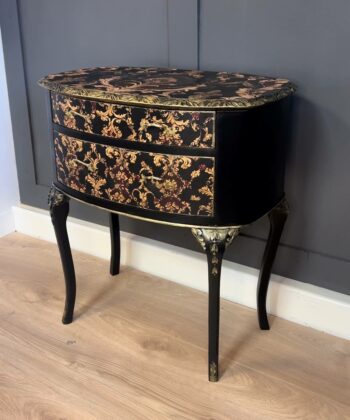 Baroque Elegance Side Table – Black and Gold