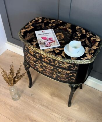 Baroque Elegance Side Table – Black and Gold