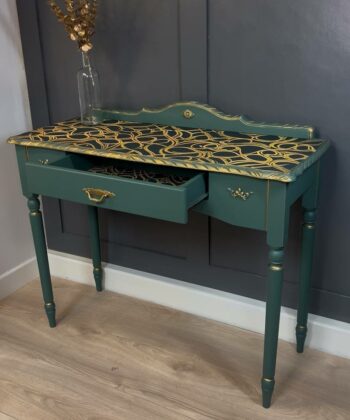 Emerald Elegance Table – Emerald Green Console