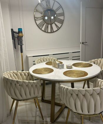 Aurora Gold Round Table