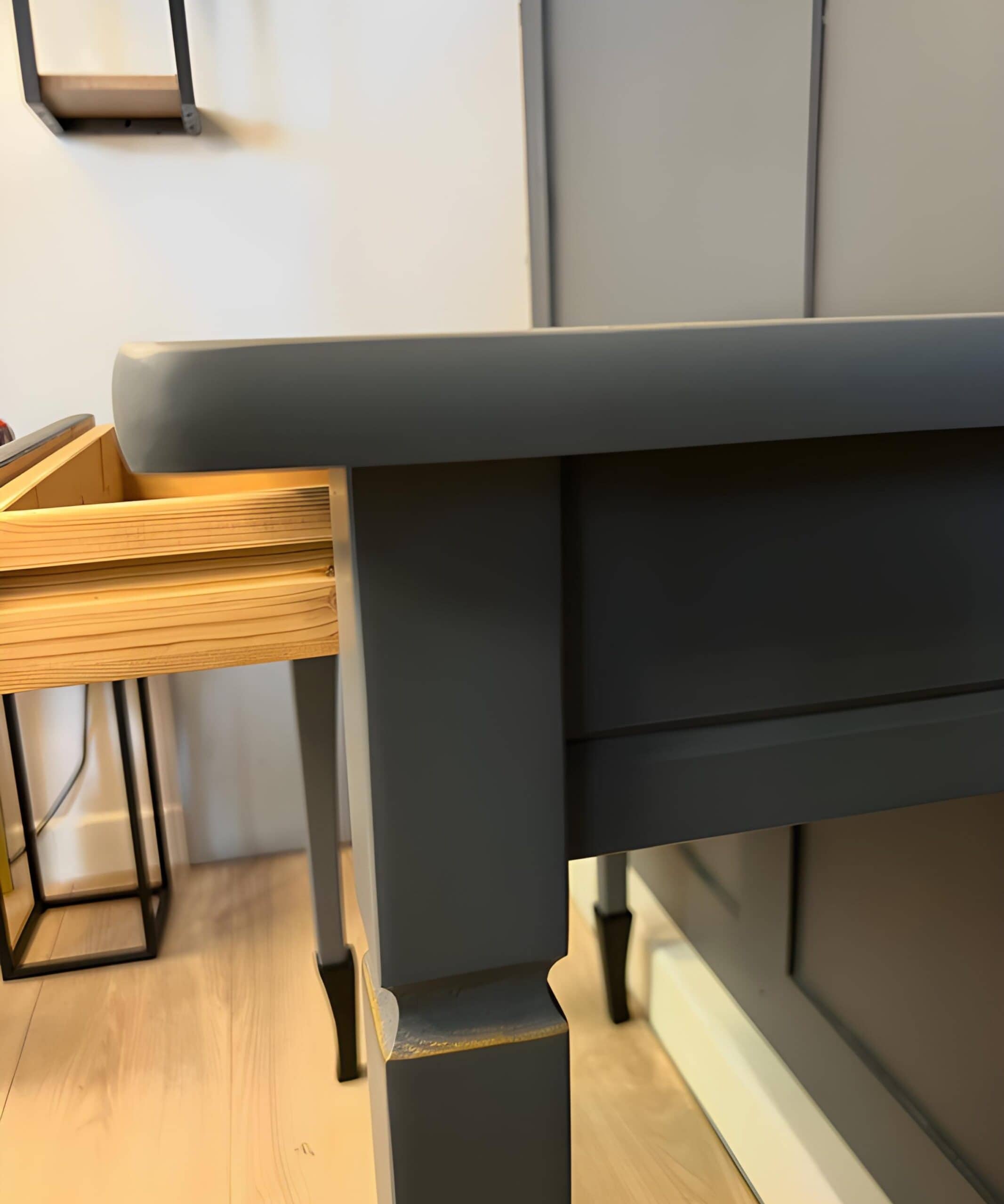 Black & Gold Dragonfly Console Table with Drawer
