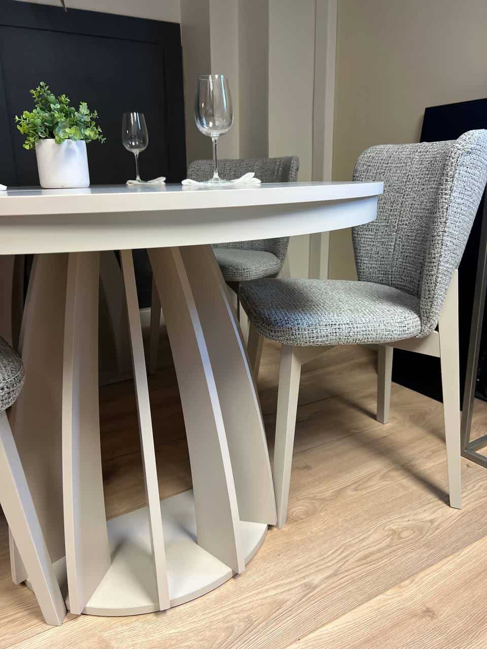 Axis Extendable Dining Table – Cashmere, 100–180cm