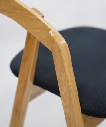 Nordic Oak Bar Stool with Backrest – Upholstered Chenille Seat