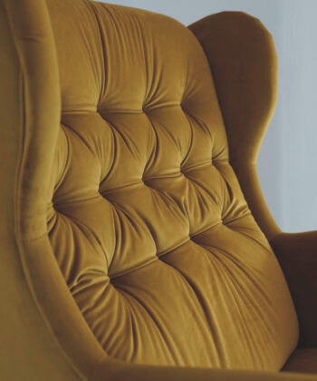 Midnight Regal Wingback Chair – Navy Velvet Scandinavian Uszak Lounge