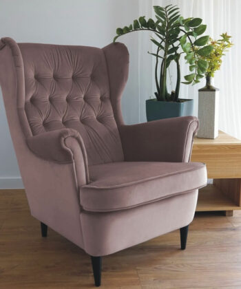 Midnight Regal Wingback Chair – Navy Velvet Scandinavian Uszak Lounge