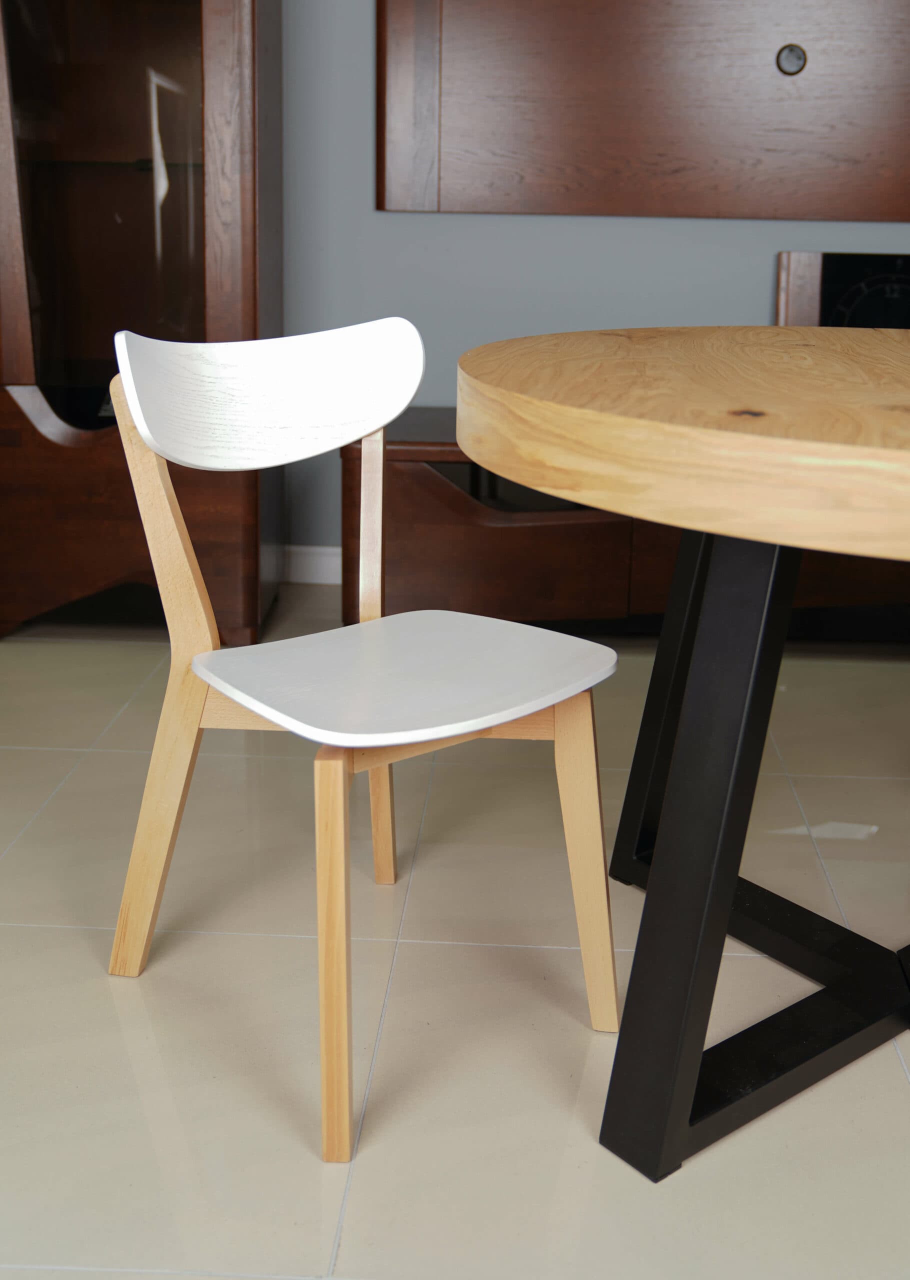 Modern Dining Chair – Beech Legs with White Oak Plywood