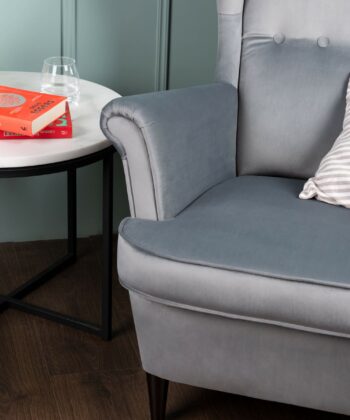 Sapphire Crown Tufted Wingback – Navy Velvet Button-Tufted Lounge Chair