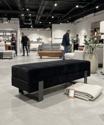 Arena Velvet Bench – 80×35 cm Premium Velvet Upholstered Metal Bench with Brushed Gold Steel Frame (80 × 35 × 42 cm)
