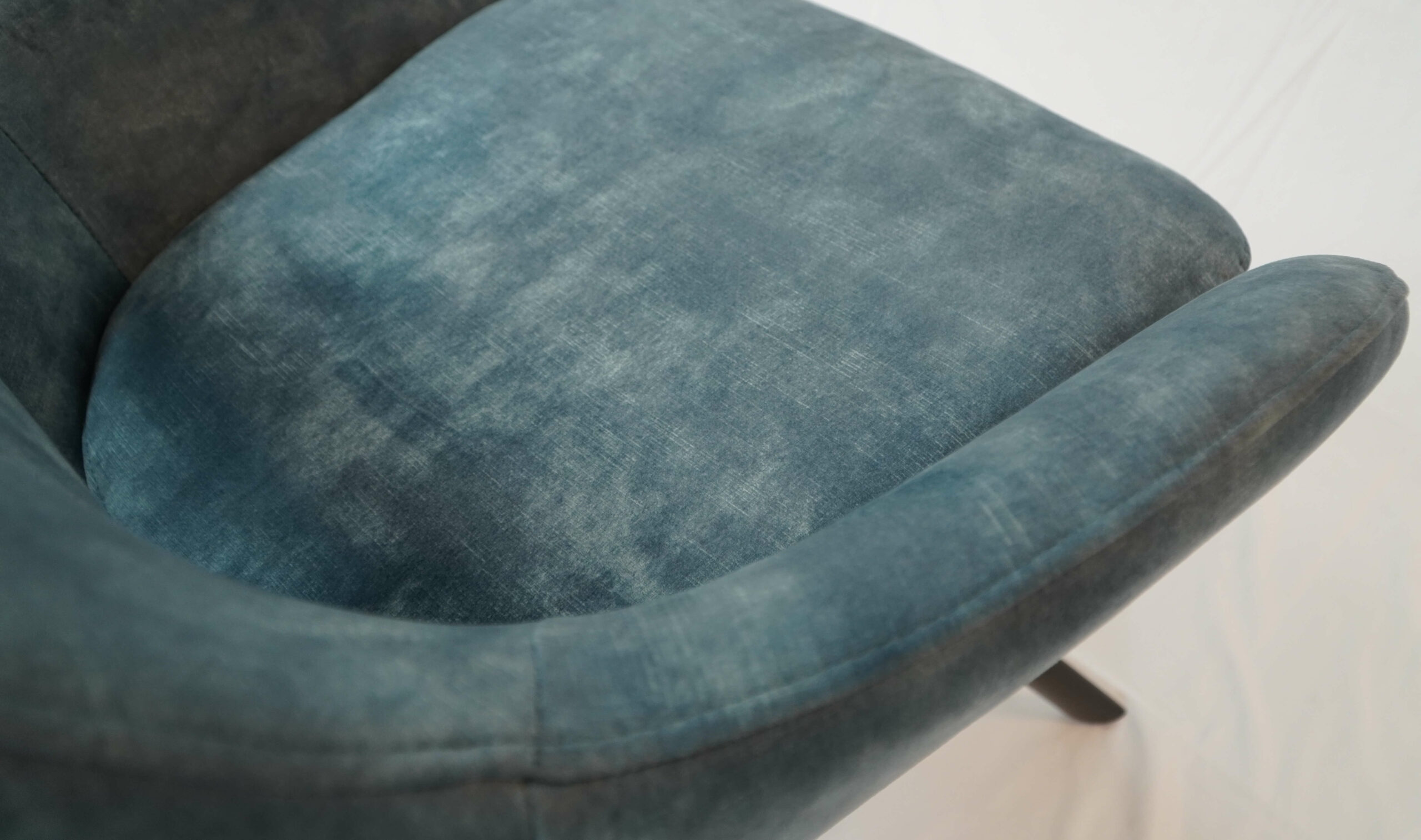 Hamburg Chenille Chair