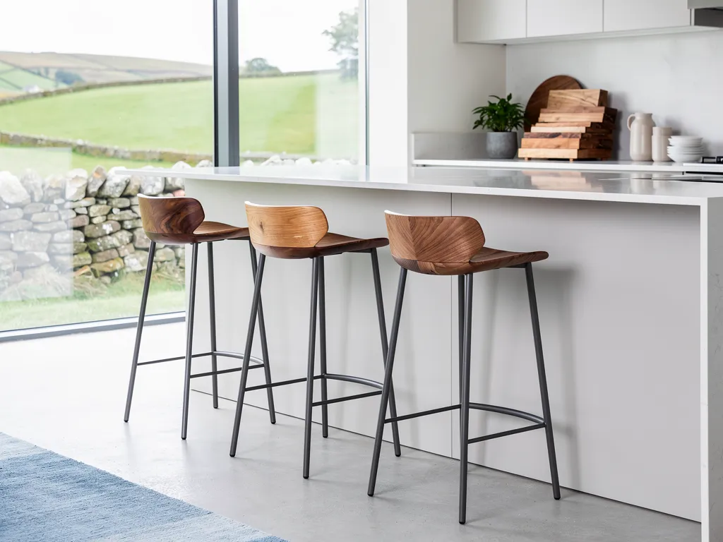 How Does Local Irish Sourcing Enhance Stool Quality and Sustainability
