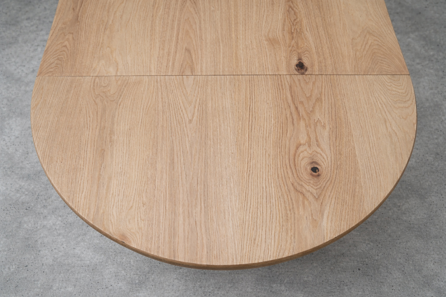 SOLARIS Round Extendable Dining Table (Ø90cm to Ø120cm | Natural Oak Veneer & Black Metal Base)