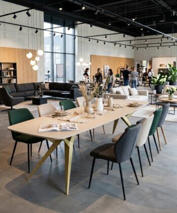 TRENTINO Extending Oval Dining Table in Premium Laminate with Spider Metal Base (160-236 × 90 × 76 cm)
