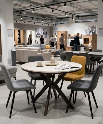 NOVARA Cashmere Round Extending Dining Table with Powder-Coated Steel Pedestal Base (90-128 × 90 × 76 cm)