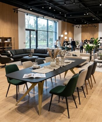 TRENTINO Extending Oval Dining Table in Premium Laminate with Spider Metal Base (160-236 × 90 × 76 cm)