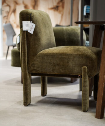 PANAREA Upholstered Dining Chair with Fully Wrapped Geometric Legs (58 × 71 × 81 cm)