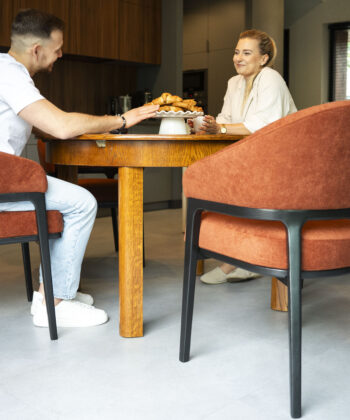 AMALFI Cream Textured Wave Dining Chair with Solid Walnut Frame (61 × 61 × 87 cm)