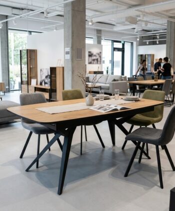 TRENTINO Industrial Oak Extending Dining Table with Matte Black Steel Base (180-480 × 100 × 76 cm)