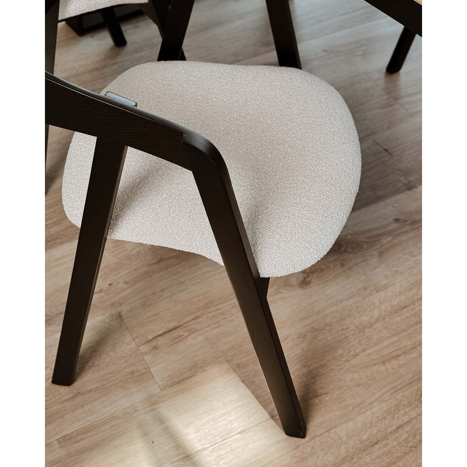 Noir Oak Upholstered Dining Chair – Beige Chenille Seat with Armrests (56 × 58 × 81 cm)